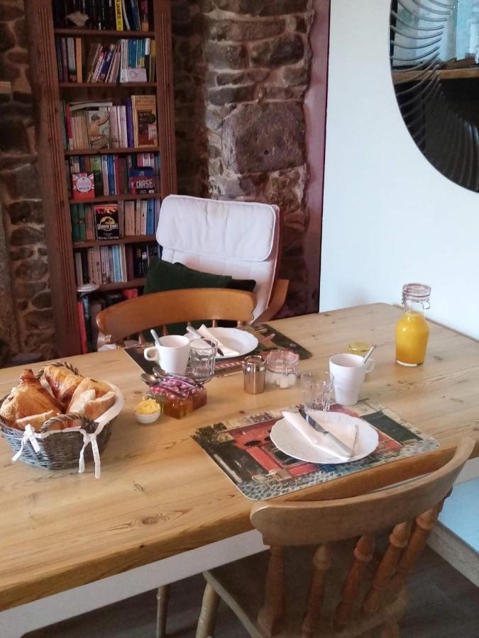 Bed and Breakfast 38 Friaudour Saint-Pardoux-lʼOrtigier Esterno foto