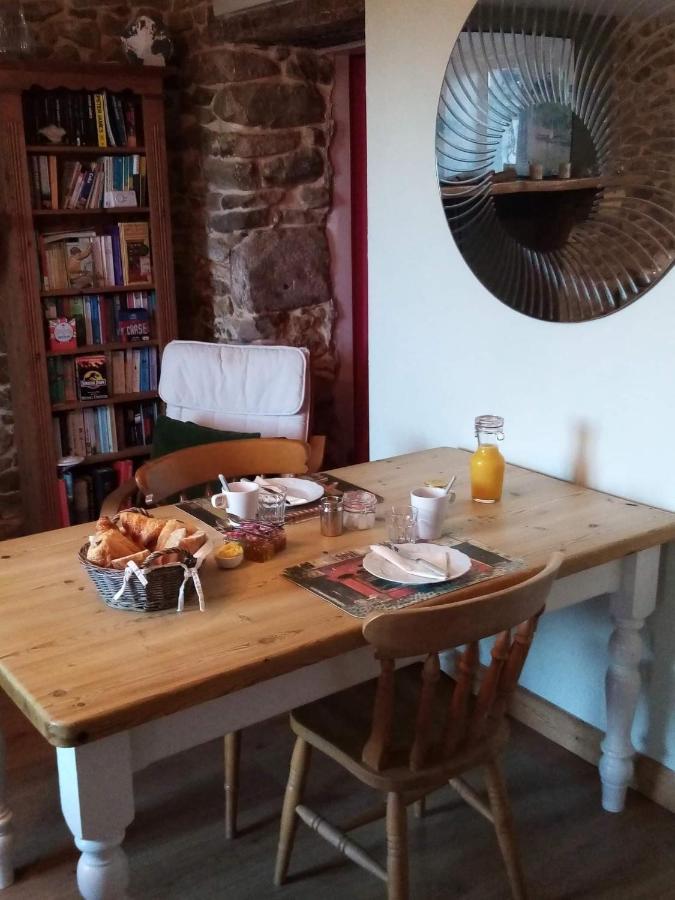 Bed and Breakfast 38 Friaudour Saint-Pardoux-lʼOrtigier Esterno foto