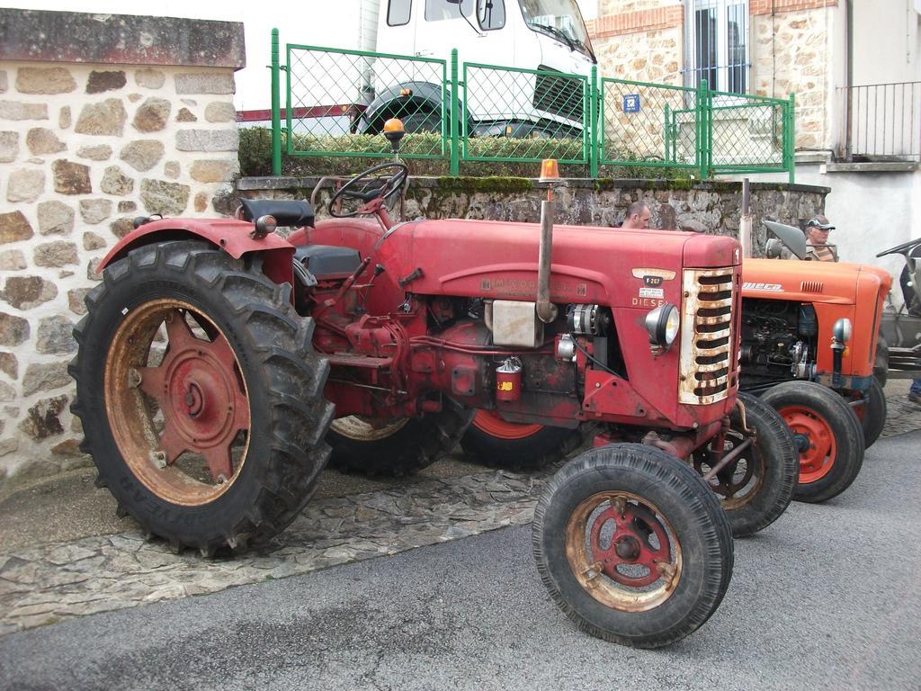 Bed and Breakfast 38 Friaudour Saint-Pardoux-lʼOrtigier Esterno foto